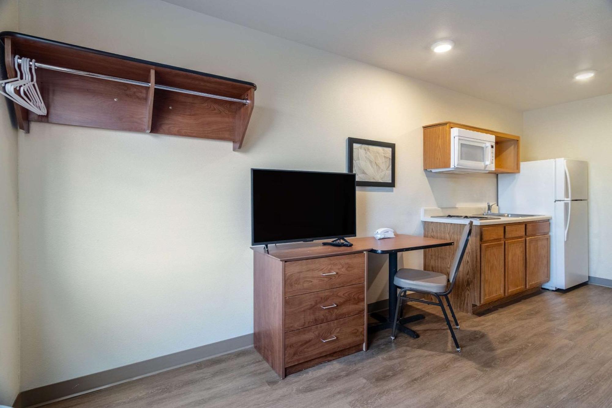 Woodspring Suites Champaign Near University エクステリア 写真