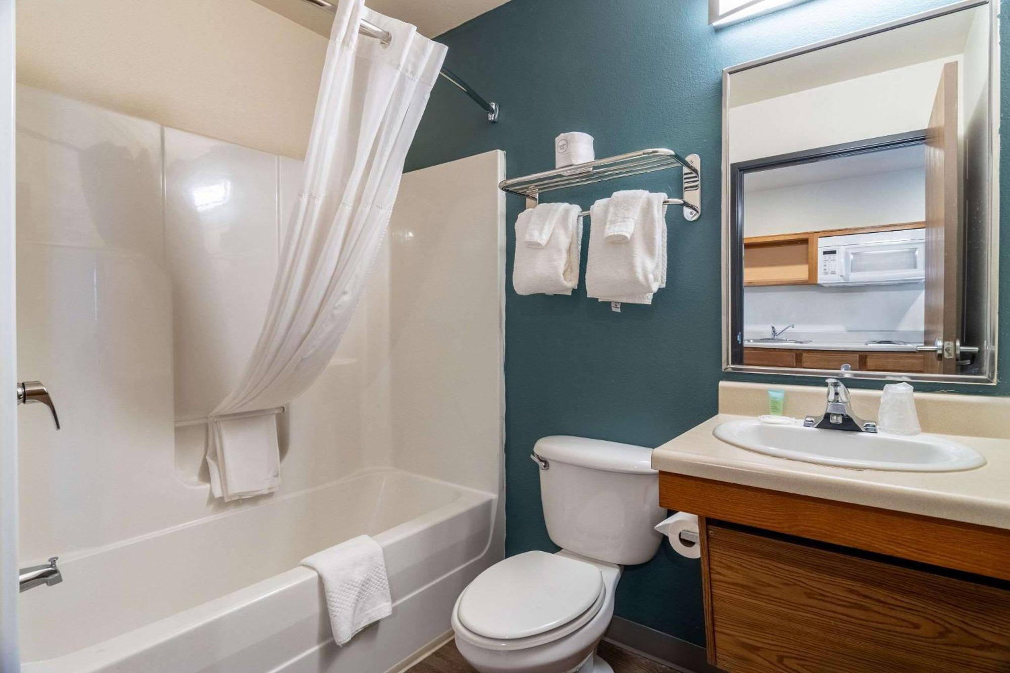 Woodspring Suites Champaign Near University エクステリア 写真