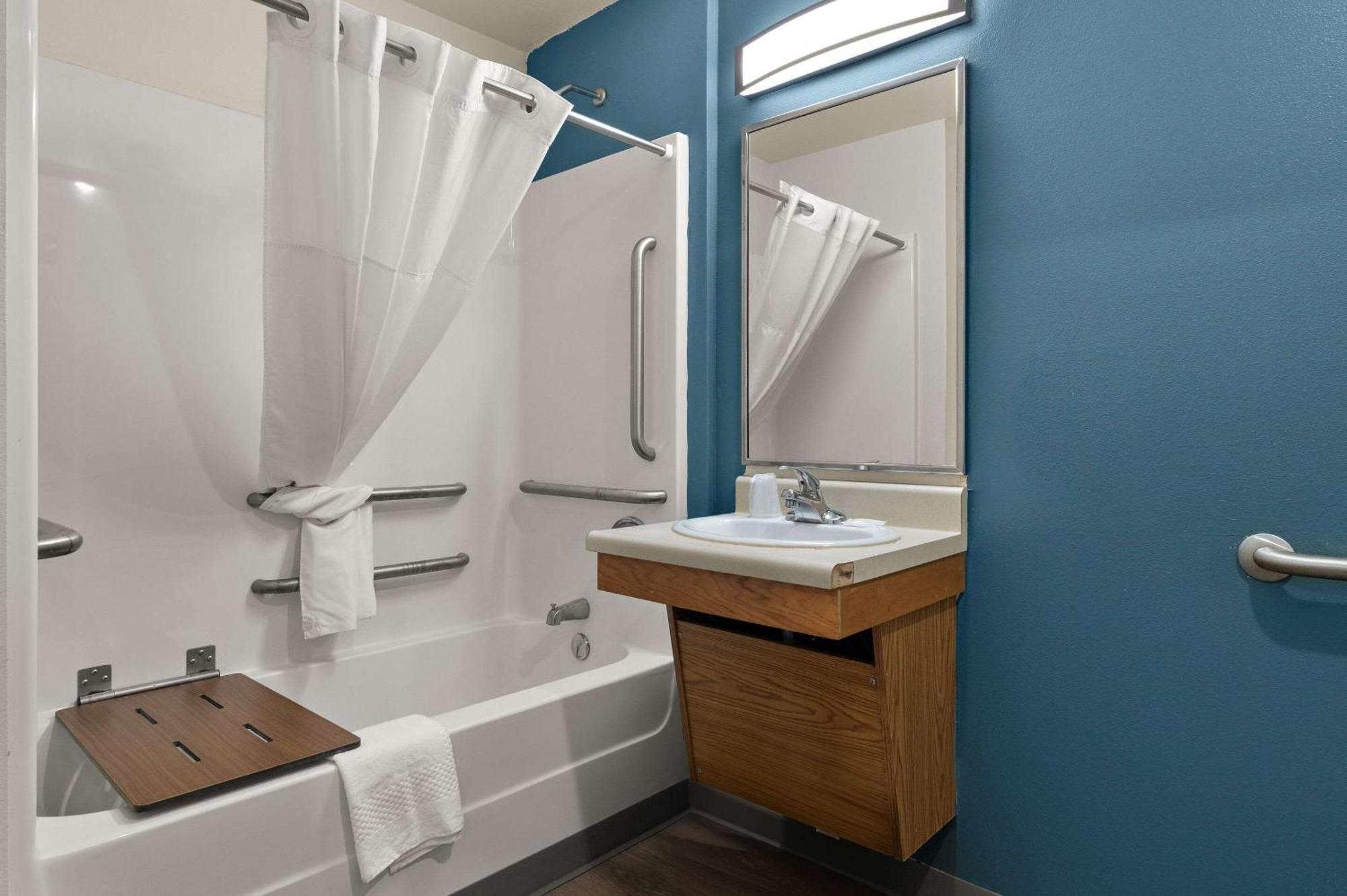 Woodspring Suites Champaign Near University エクステリア 写真