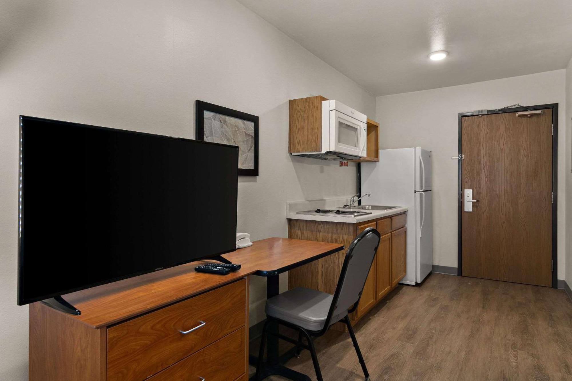 Woodspring Suites Champaign Near University エクステリア 写真