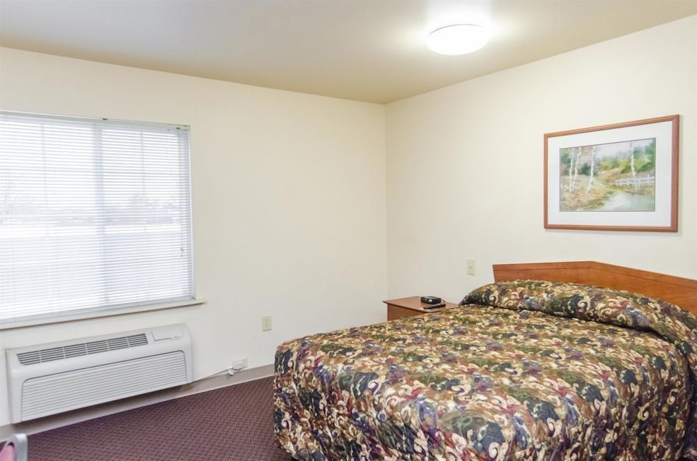 Woodspring Suites Champaign Near University エクステリア 写真