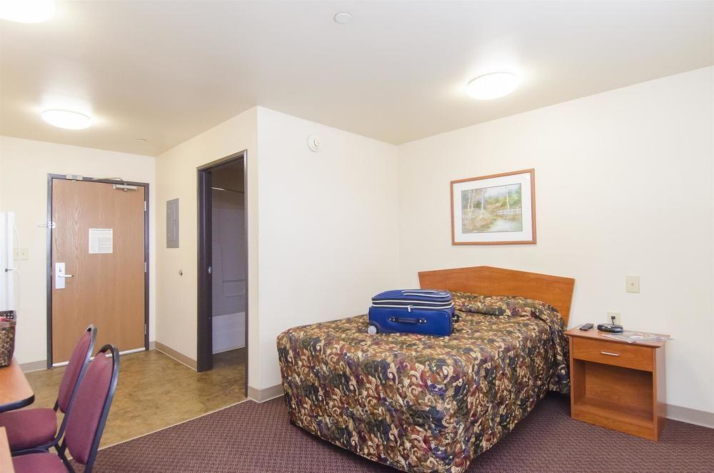 Woodspring Suites Champaign Near University エクステリア 写真