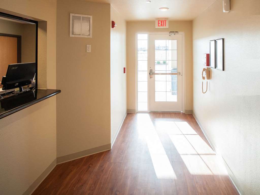 Woodspring Suites Champaign Near University インテリア 写真